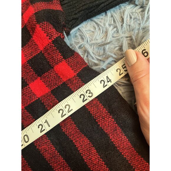 Tint & Shadow Black Red Plaid Poncho Style Turtleneck Sweater Size M P - Picture 7 of 7